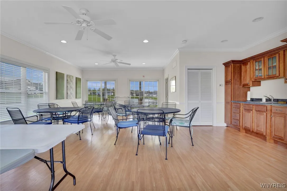 4740 Parker Road 5, Hamburg, New York 14075, Hamburg, New York 14075, 2 Bedrooms Bedrooms, 5 Rooms Rooms,2 BathroomsBathrooms,Residential,Closed,4740 Parker Road 5, Hamburg, New York 14075,0,B1604708