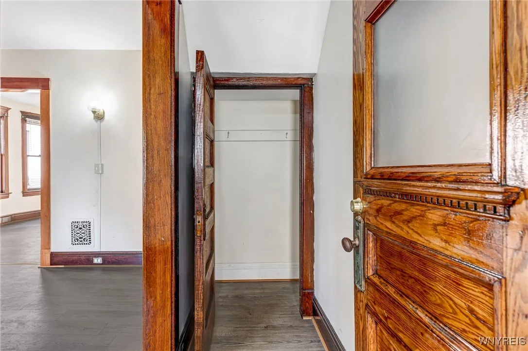 11 Otis Place, Buffalo, New York 14209, Buffalo, New York 14209, 6 Bedrooms Bedrooms, ,2 BathroomsBathrooms,Residential,Closed,11 Otis Place, Buffalo, New York 14209,B1605348