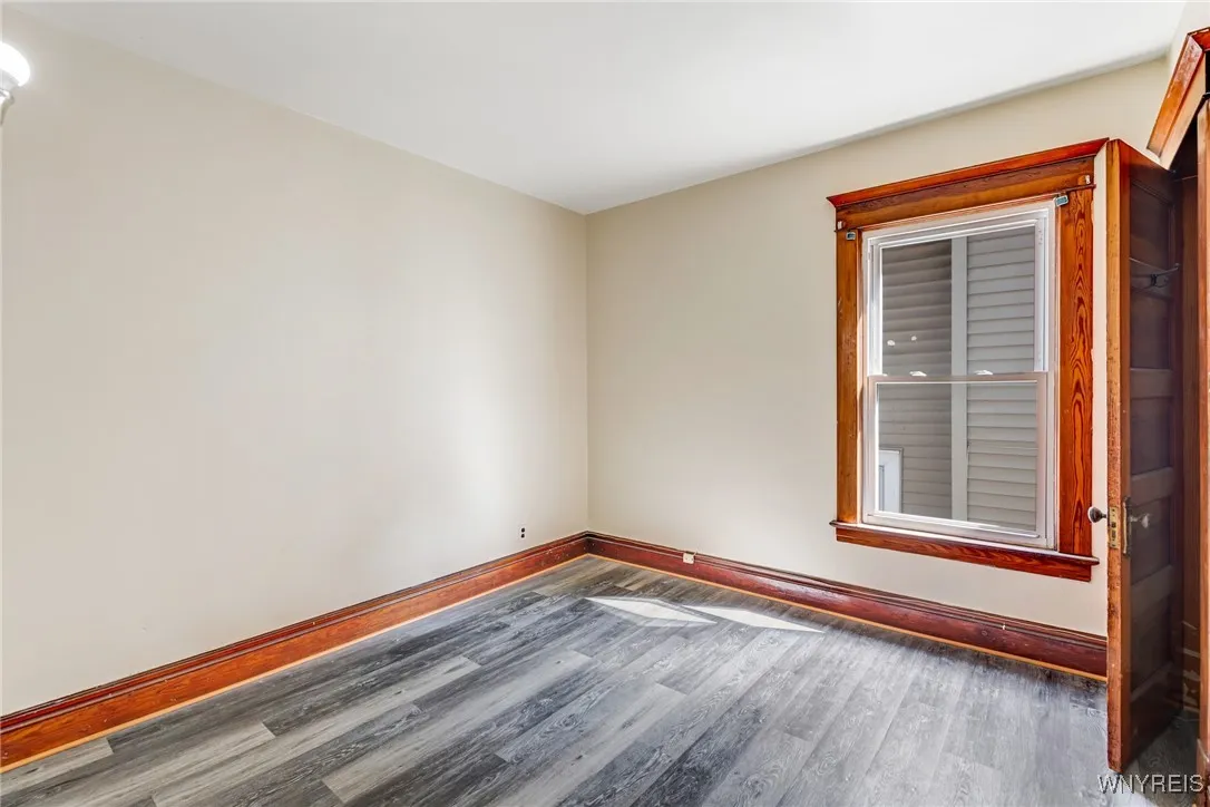 11 Otis Place, Buffalo, New York 14209, Buffalo, New York 14209, 6 Bedrooms Bedrooms, ,2 BathroomsBathrooms,Residential,Closed,11 Otis Place, Buffalo, New York 14209,B1605348