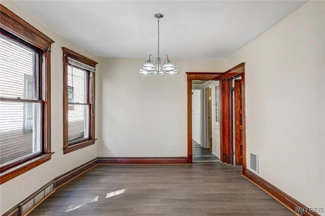 11 Otis Place, Buffalo, New York 14209, Buffalo, New York 14209, 6 Bedrooms Bedrooms, ,2 BathroomsBathrooms,Residential,Closed,11 Otis Place, Buffalo, New York 14209,B1605348