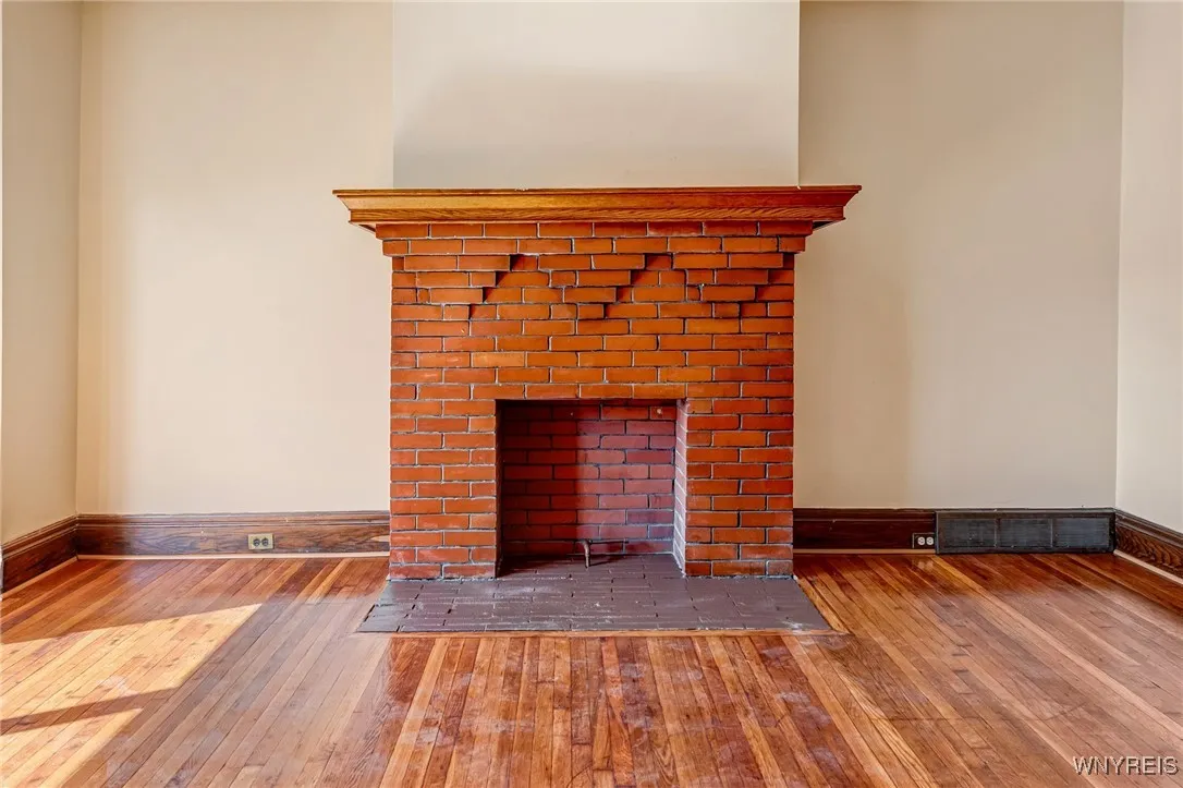 11 Otis Place, Buffalo, New York 14209, Buffalo, New York 14209, 6 Bedrooms Bedrooms, ,2 BathroomsBathrooms,Residential,Closed,11 Otis Place, Buffalo, New York 14209,B1605348