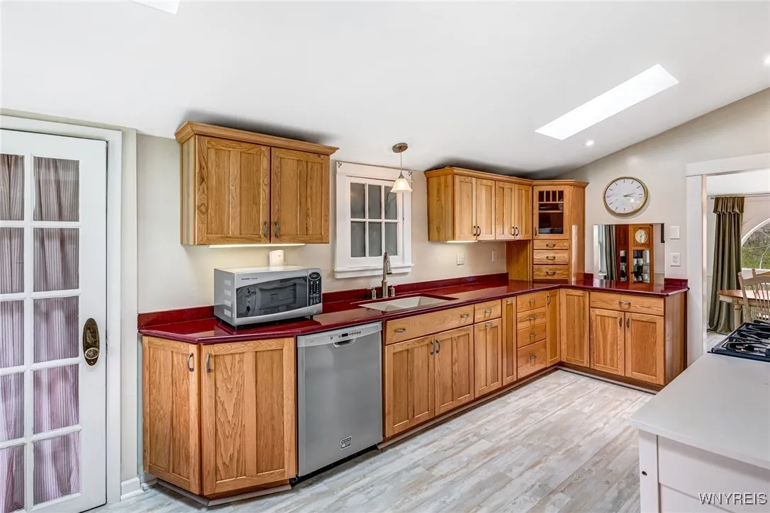 3179 West River Road, Grand Island, New York 14072, Grand Island, New York 14072, 4 Bedrooms Bedrooms, 14 Rooms Rooms,2 BathroomsBathrooms,Residential,For Sale,3179 West River Road, Grand Island, New York 14072,B1605610