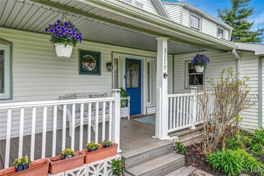 3179 West River Road, Grand Island, New York 14072, Grand Island, New York 14072, 4 Bedrooms Bedrooms, 14 Rooms Rooms,2 BathroomsBathrooms,Residential,For Sale,3179 West River Road, Grand Island, New York 14072,B1605610