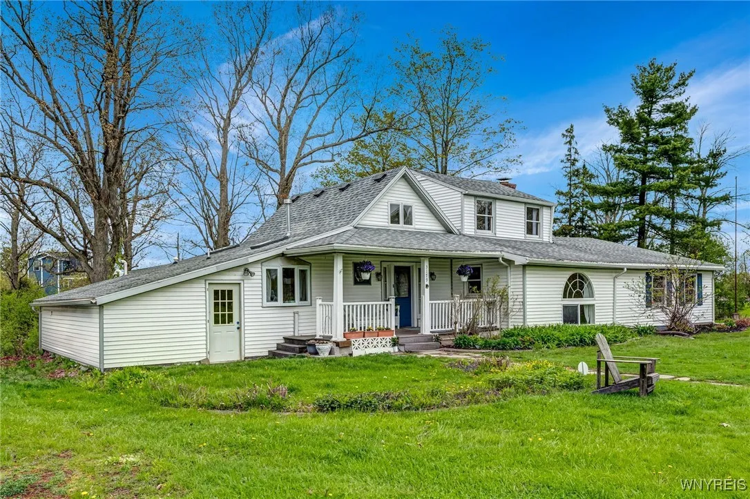 3179 West River Road, Grand Island, New York 14072, Grand Island, New York 14072, 4 Bedrooms Bedrooms, 14 Rooms Rooms,2 BathroomsBathrooms,Residential,For Sale,3179 West River Road, Grand Island, New York 14072,B1605610