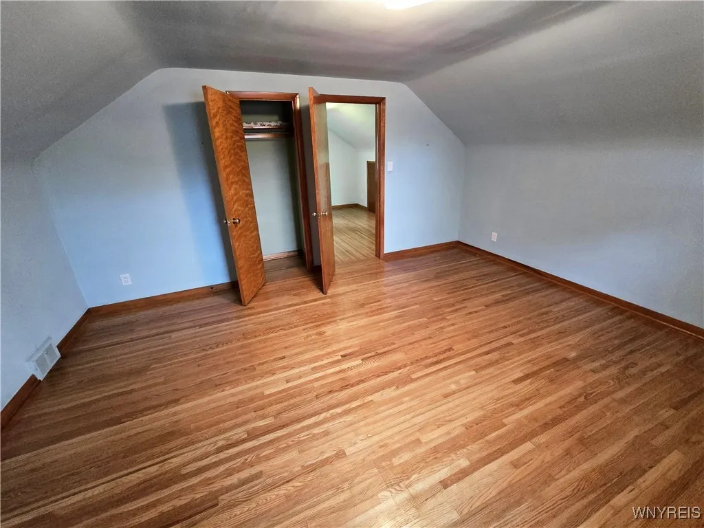 Upstairs room facing West