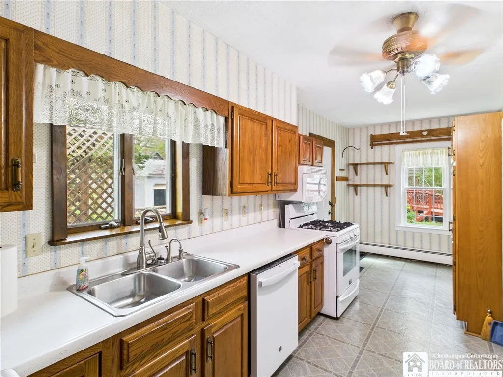 75 South Portage Street, Westfield, New York 14787, Westfield, New York 14787, 4 Bedrooms Bedrooms, 13 Rooms Rooms,2 BathroomsBathrooms,Residential,Closed,75 South Portage Street, Westfield, New York 14787,0,R1605597