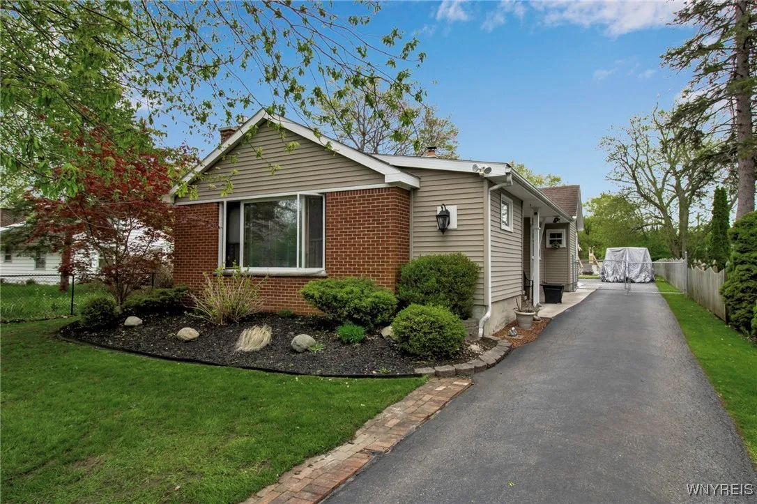 401 Park Club Lane, Amherst, New York 14221, Amherst, New York 14221, 3 Bedrooms Bedrooms, 7 Rooms Rooms,1 BathroomBathrooms,Residential,Closed,401 Park Club Lane, Amherst, New York 14221,0,B1605901
