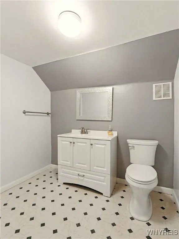 8 Pendennis Place, Cheektowaga, New York 14225, Cheektowaga, New York 14225, 4 Bedrooms Bedrooms, 6 Rooms Rooms,1 BathroomBathrooms,Residential,Closed,8 Pendennis Place, Cheektowaga, New York 14225,0,B1605731