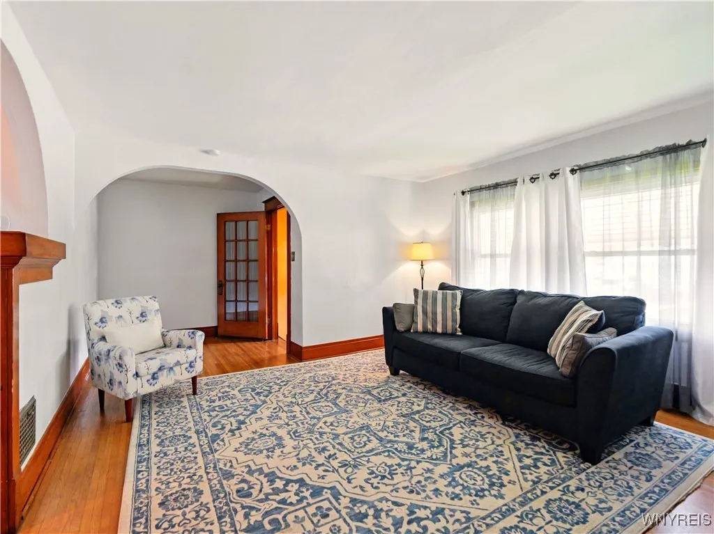 8 Pendennis Place, Cheektowaga, New York 14225, Cheektowaga, New York 14225, 4 Bedrooms Bedrooms, 6 Rooms Rooms,1 BathroomBathrooms,Residential,Closed,8 Pendennis Place, Cheektowaga, New York 14225,0,B1605731