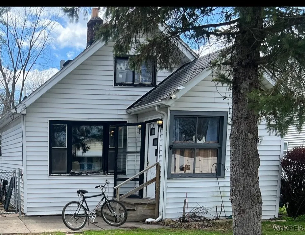 9533 Cayuga Drive, Niagara Falls, New York 14304, Niagara Falls, New York 14304, 4 Bedrooms Bedrooms, ,2 BathroomsBathrooms,Residential,For Sale,9533 Cayuga Drive, Niagara Falls, New York 14304,0,B1604032