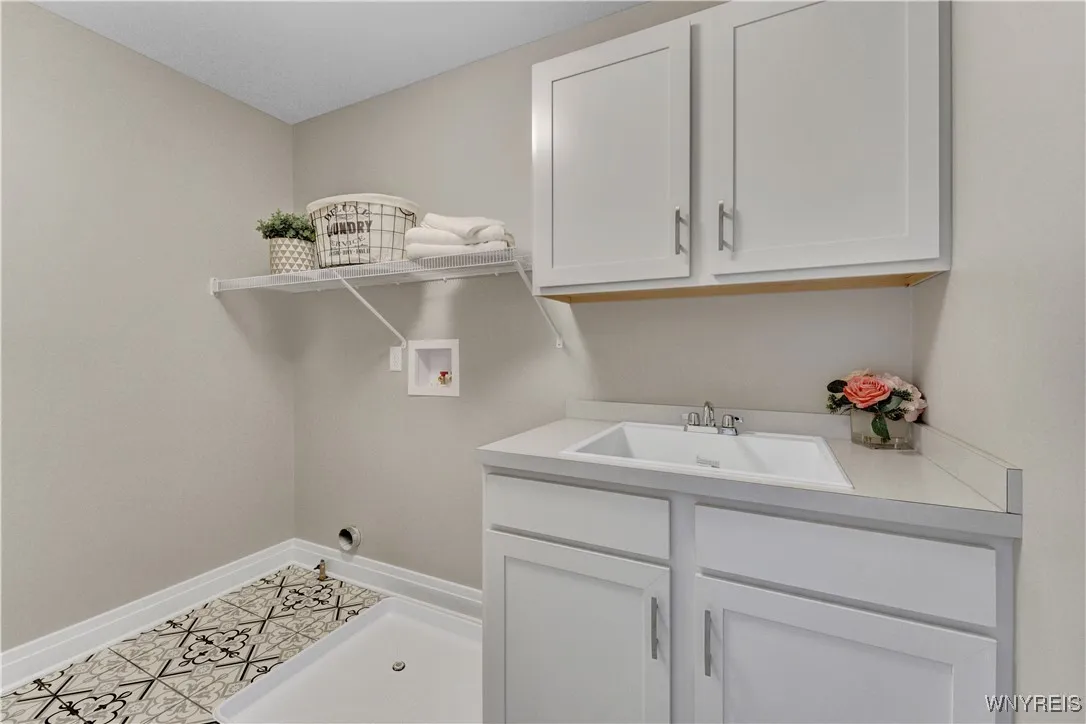 7424 Jewett Holmwood, Orchard Park, New York 14127, Orchard Park, New York 14127, 4 Bedrooms Bedrooms, 10 Rooms Rooms,3 BathroomsBathrooms,Residential,For Sale,7424 Jewett Holmwood, Orchard Park, New York 14127,B1604743