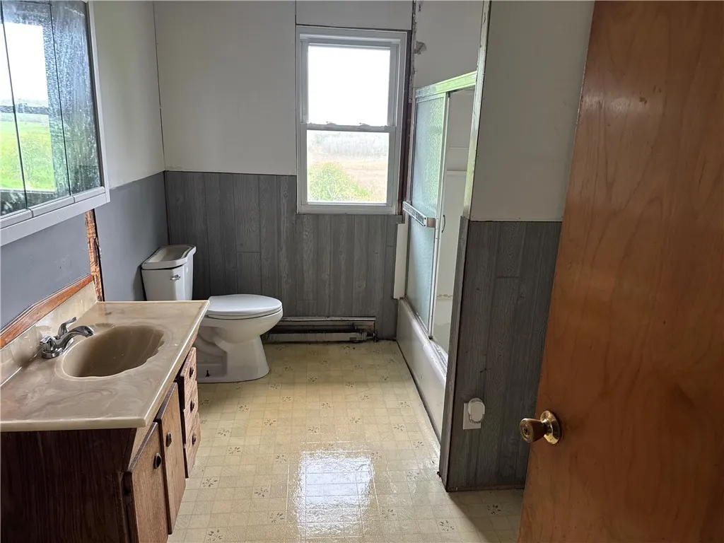 37 Hilltop Drive, Schroeppel, New York 13135, Schroeppel, New York 13135, 3 Bedrooms Bedrooms, 5 Rooms Rooms,1 BathroomBathrooms,Residential,For Sale,37 Hilltop Drive, Schroeppel, New York 13135,0,R1605985