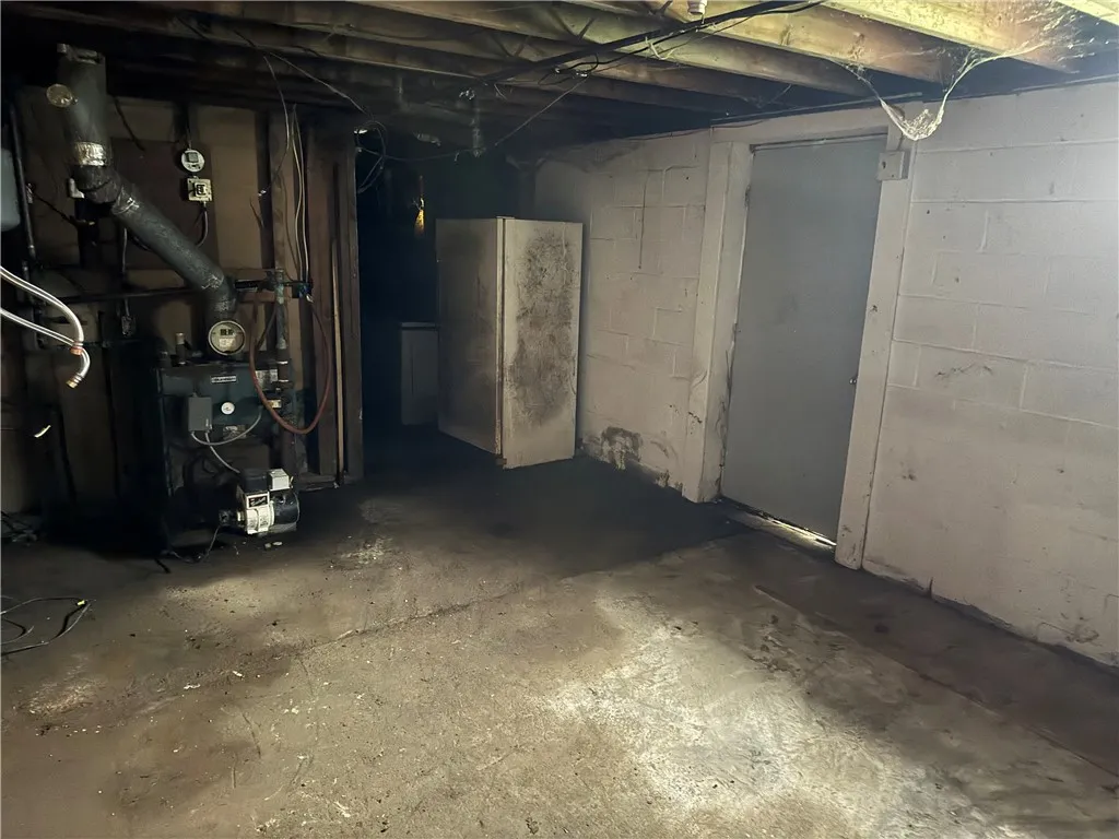 37 Hilltop Drive, Schroeppel, New York 13135, Schroeppel, New York 13135, 3 Bedrooms Bedrooms, 5 Rooms Rooms,1 BathroomBathrooms,Residential,For Sale,37 Hilltop Drive, Schroeppel, New York 13135,0,R1605985