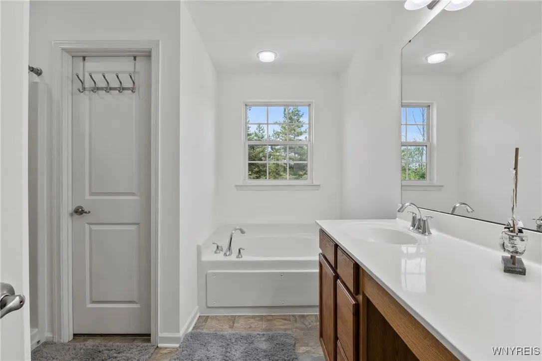 5042 Woodway Court, Hamburg, New York 14075, Hamburg, New York 14075, 4 Bedrooms Bedrooms, 11 Rooms Rooms,2 BathroomsBathrooms,Residential,For Sale,5042 Woodway Court, Hamburg, New York 14075,B1605900