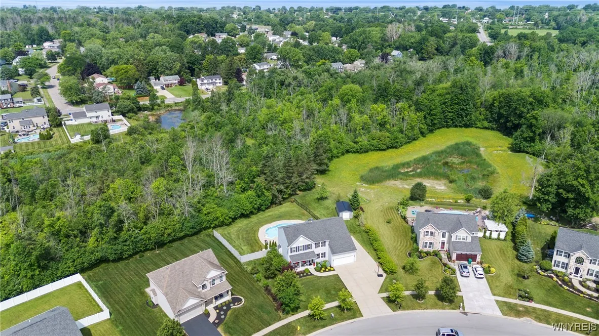 5042 Woodway Court, Hamburg, New York 14075, Hamburg, New York 14075, 4 Bedrooms Bedrooms, 11 Rooms Rooms,2 BathroomsBathrooms,Residential,For Sale,5042 Woodway Court, Hamburg, New York 14075,B1605900