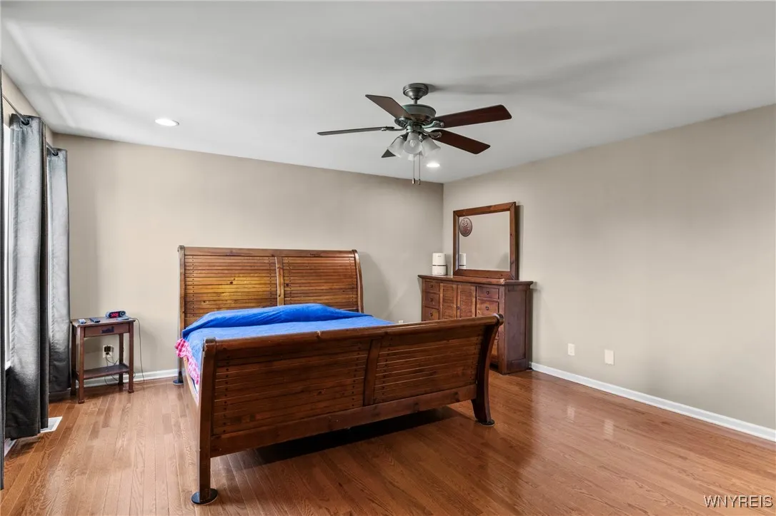 5042 Woodway Court, Hamburg, New York 14075, Hamburg, New York 14075, 4 Bedrooms Bedrooms, 11 Rooms Rooms,2 BathroomsBathrooms,Residential,For Sale,5042 Woodway Court, Hamburg, New York 14075,B1605900