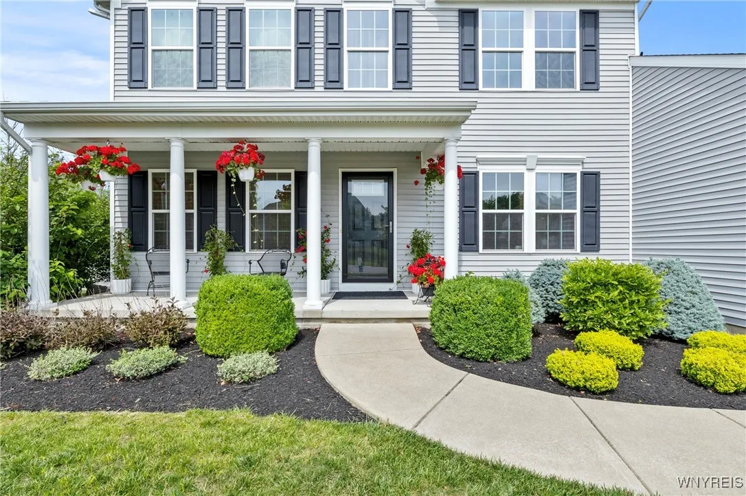 5042 Woodway Court, Hamburg, New York 14075, Hamburg, New York 14075, 4 Bedrooms Bedrooms, 11 Rooms Rooms,2 BathroomsBathrooms,Residential,For Sale,5042 Woodway Court, Hamburg, New York 14075,B1605900