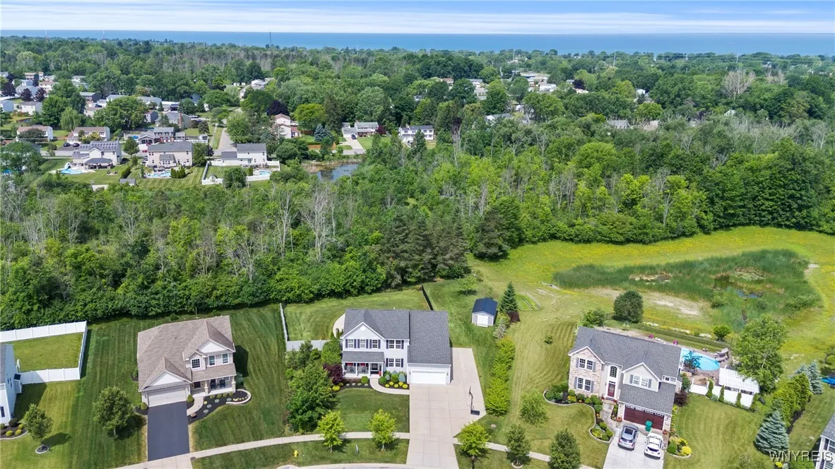 5042 Woodway Court, Hamburg, New York 14075, Hamburg, New York 14075, 4 Bedrooms Bedrooms, 11 Rooms Rooms,2 BathroomsBathrooms,Residential,For Sale,5042 Woodway Court, Hamburg, New York 14075,B1605900