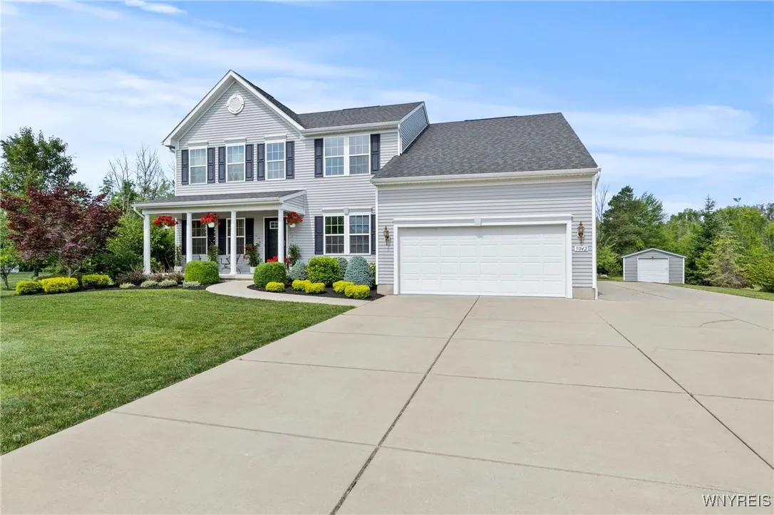5042 Woodway Court, Hamburg, New York 14075, Hamburg, New York 14075, 4 Bedrooms Bedrooms, 11 Rooms Rooms,2 BathroomsBathrooms,Residential,For Sale,5042 Woodway Court, Hamburg, New York 14075,B1605900