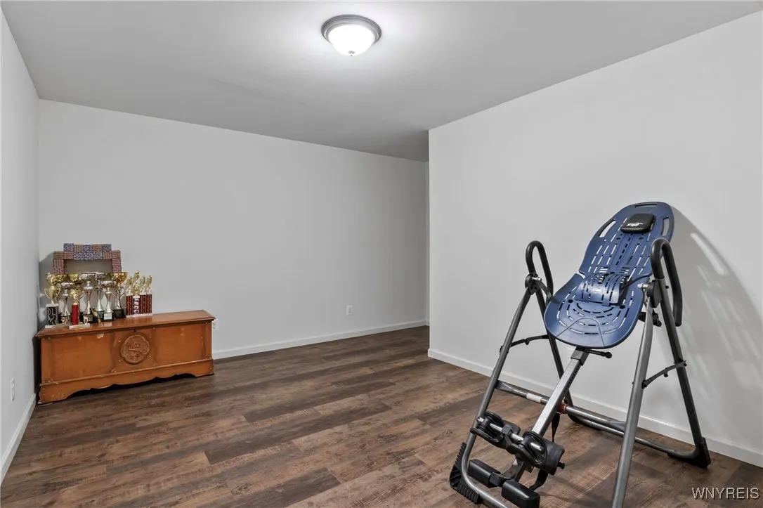 5042 Woodway Court, Hamburg, New York 14075, Hamburg, New York 14075, 4 Bedrooms Bedrooms, 11 Rooms Rooms,2 BathroomsBathrooms,Residential,For Sale,5042 Woodway Court, Hamburg, New York 14075,B1605900