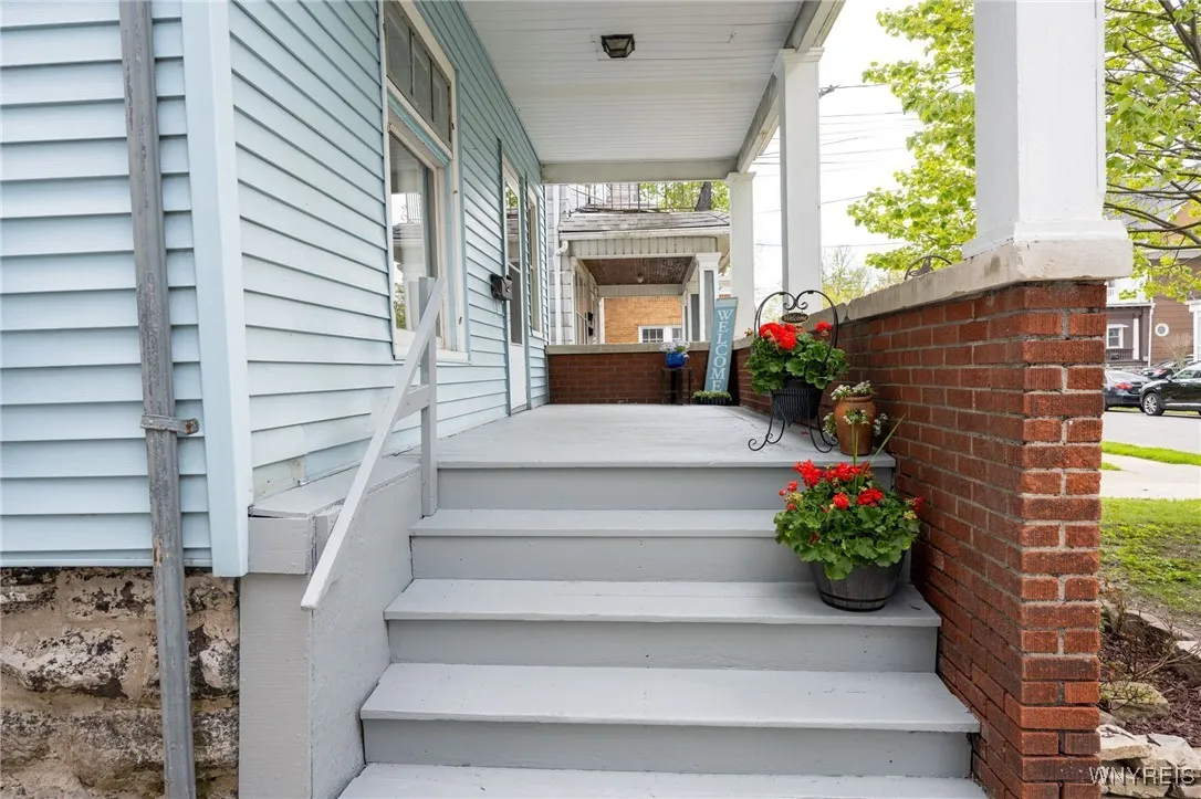 15 Teresa Place, Buffalo, New York 14210, Buffalo, New York 14210, 6 Bedrooms Bedrooms, ,2 BathroomsBathrooms,Residential,Closed,15 Teresa Place, Buffalo, New York 14210,0,B1606023