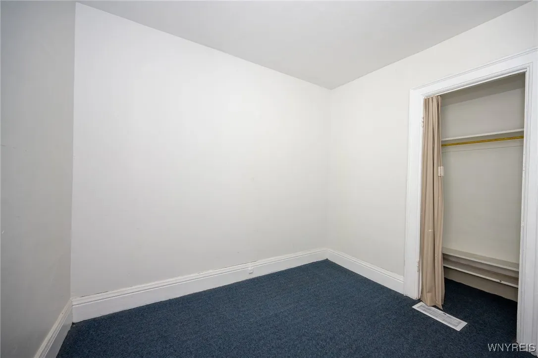 15 Teresa Place, Buffalo, New York 14210, Buffalo, New York 14210, 6 Bedrooms Bedrooms, ,2 BathroomsBathrooms,Residential,Closed,15 Teresa Place, Buffalo, New York 14210,0,B1606023