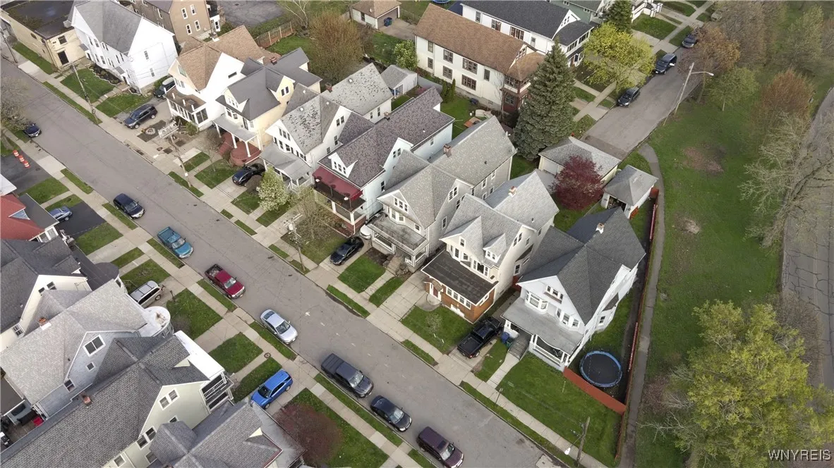 15 Teresa Place, Buffalo, New York 14210, Buffalo, New York 14210, 6 Bedrooms Bedrooms, ,2 BathroomsBathrooms,Residential,Closed,15 Teresa Place, Buffalo, New York 14210,0,B1606023