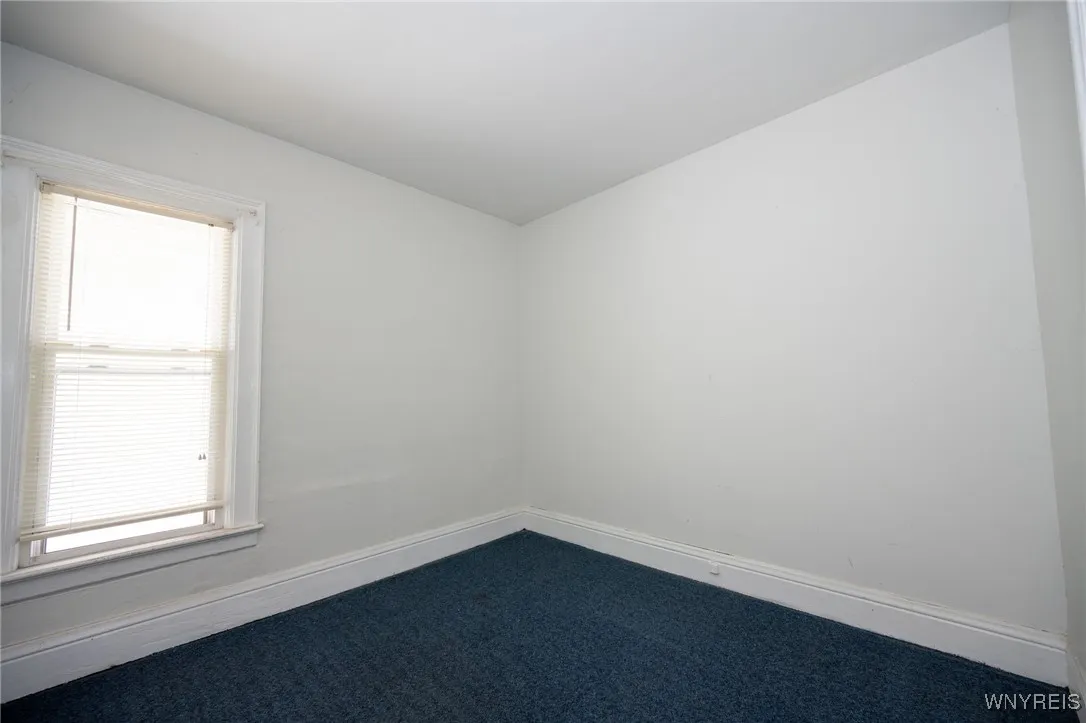 15 Teresa Place, Buffalo, New York 14210, Buffalo, New York 14210, 6 Bedrooms Bedrooms, ,2 BathroomsBathrooms,Residential,Closed,15 Teresa Place, Buffalo, New York 14210,0,B1606023