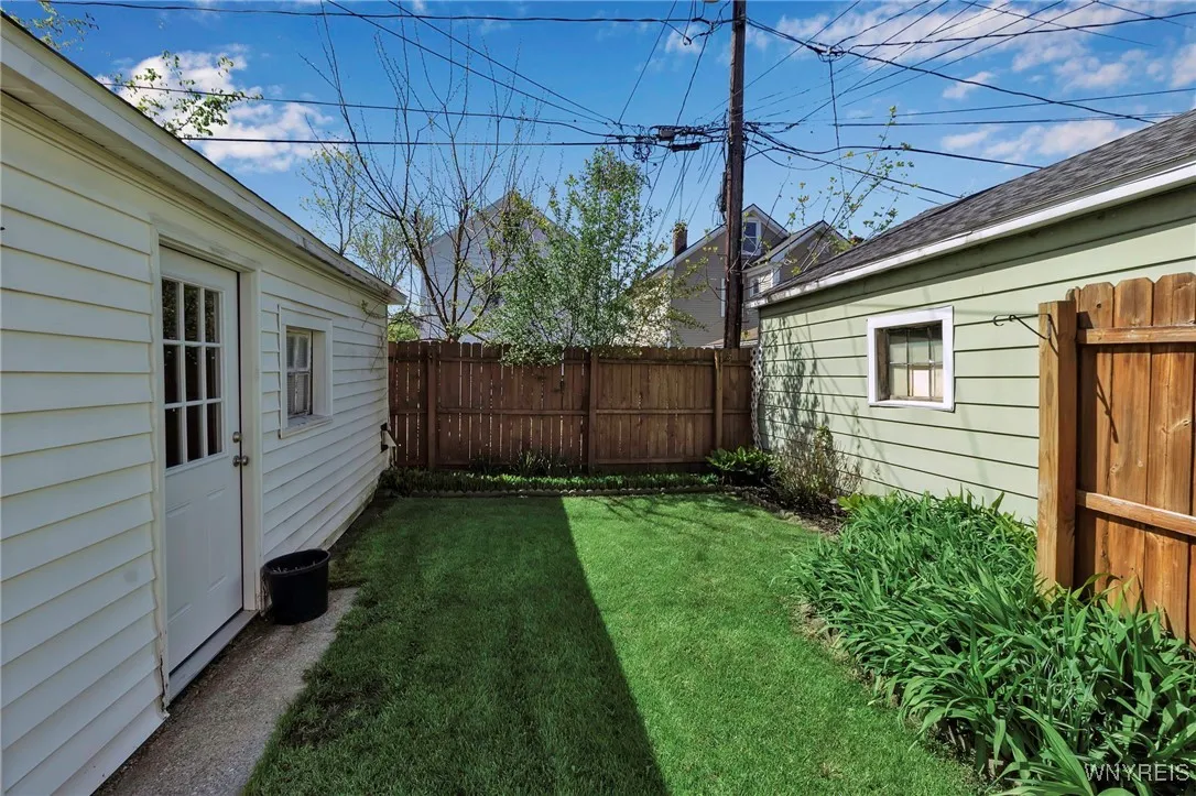 14 Stratford Road, Buffalo, New York 14216, Buffalo, New York 14216, 6 Bedrooms Bedrooms, ,2 BathroomsBathrooms,Residential,Closed,14 Stratford Road, Buffalo, New York 14216,0,B1606064
