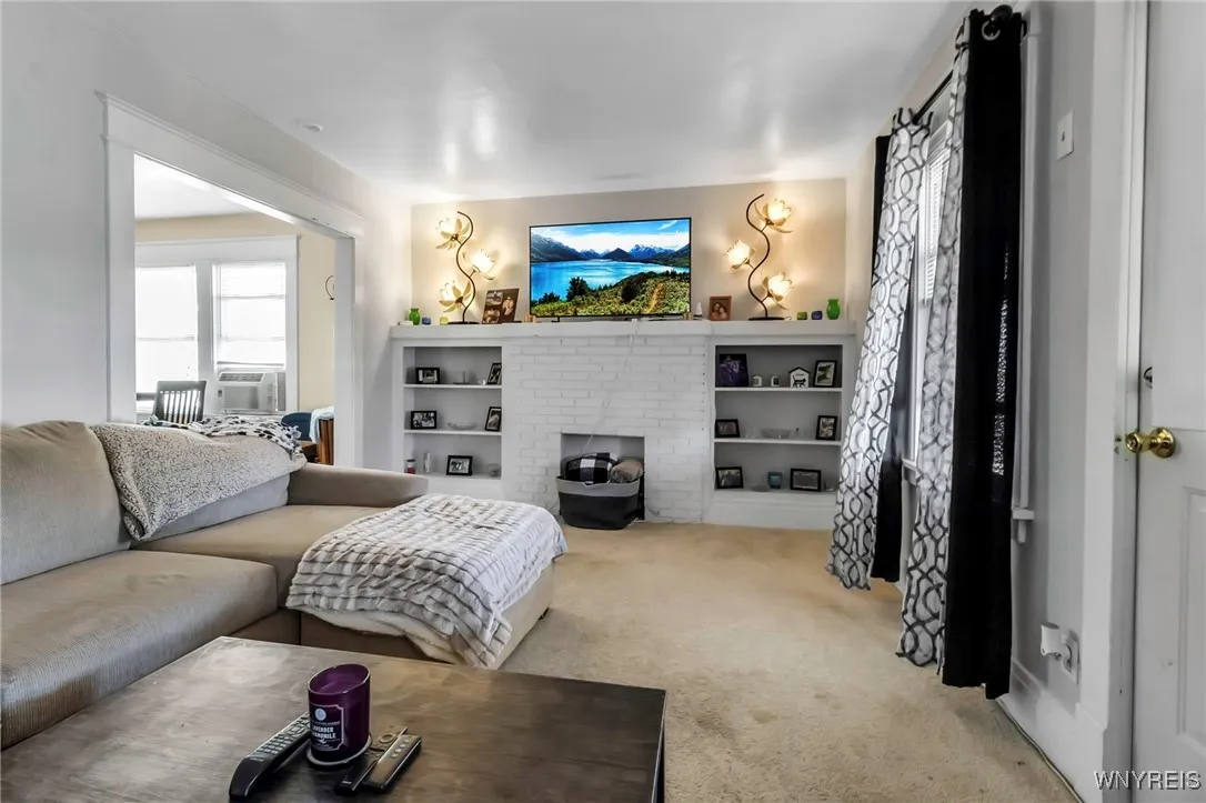 14 Stratford Road, Buffalo, New York 14216, Buffalo, New York 14216, 6 Bedrooms Bedrooms, ,2 BathroomsBathrooms,Residential,Closed,14 Stratford Road, Buffalo, New York 14216,0,B1606064