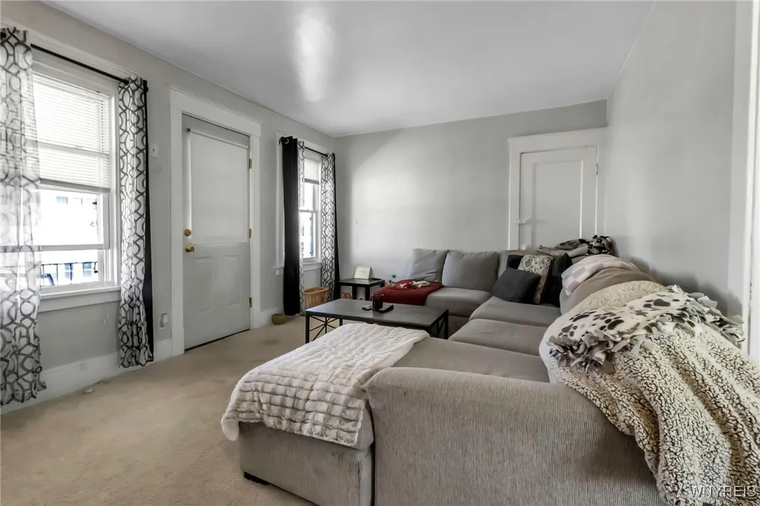 14 Stratford Road, Buffalo, New York 14216, Buffalo, New York 14216, 6 Bedrooms Bedrooms, ,2 BathroomsBathrooms,Residential,Closed,14 Stratford Road, Buffalo, New York 14216,0,B1606064