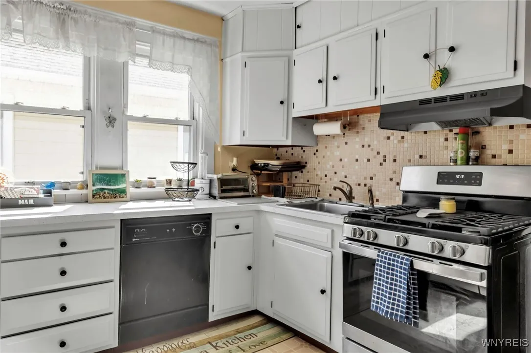 14 Stratford Road, Buffalo, New York 14216, Buffalo, New York 14216, 6 Bedrooms Bedrooms, ,2 BathroomsBathrooms,Residential,Closed,14 Stratford Road, Buffalo, New York 14216,0,B1606064