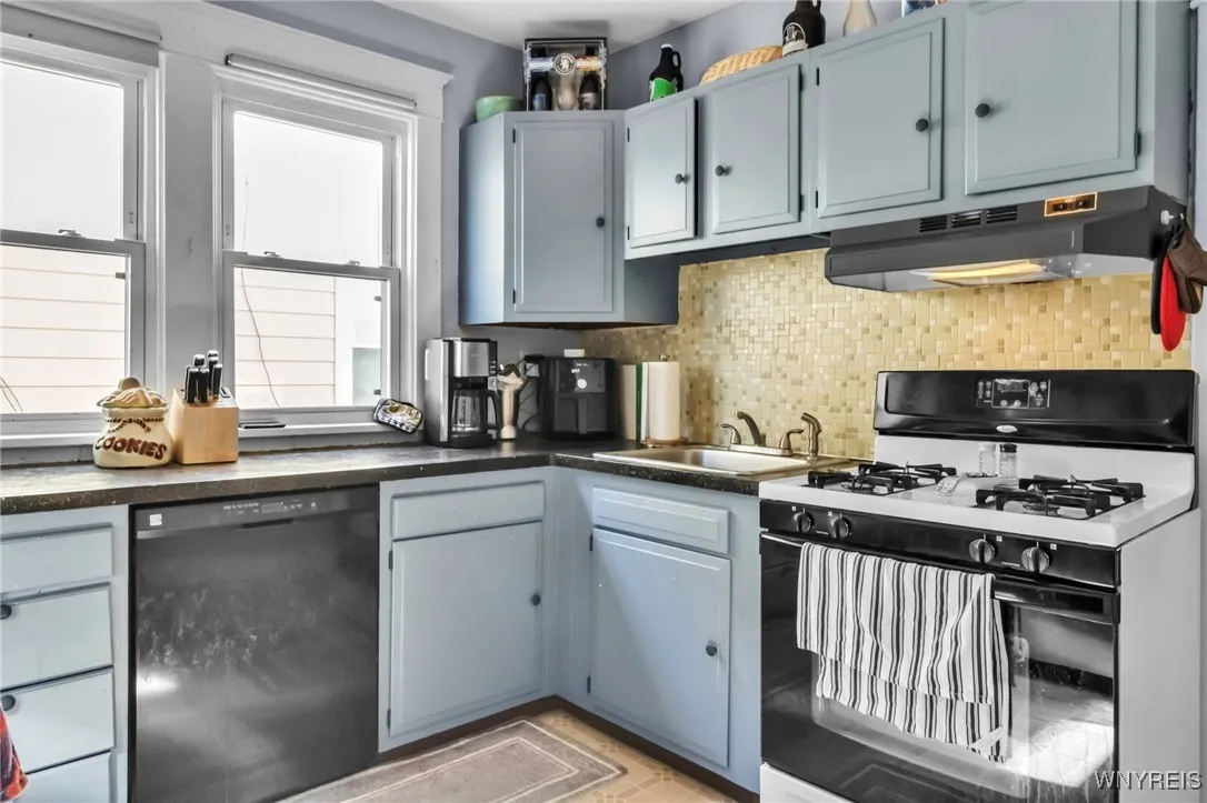 14 Stratford Road, Buffalo, New York 14216, Buffalo, New York 14216, 6 Bedrooms Bedrooms, ,2 BathroomsBathrooms,Residential,Closed,14 Stratford Road, Buffalo, New York 14216,0,B1606064