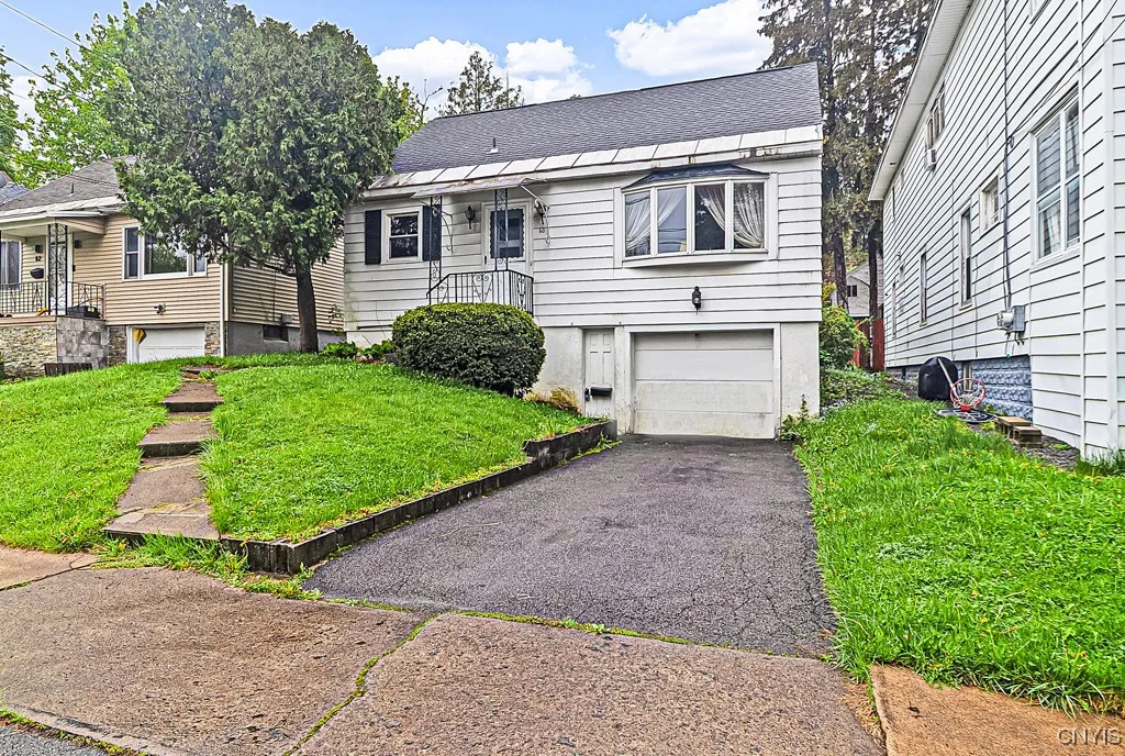60 Leslie Avenue, Utica, New York 13501, Utica, New York 13501, 3 Bedrooms Bedrooms, 5 Rooms Rooms,2 BathroomsBathrooms,Residential,Closed,60 Leslie Avenue, Utica, New York 13501,S1605595