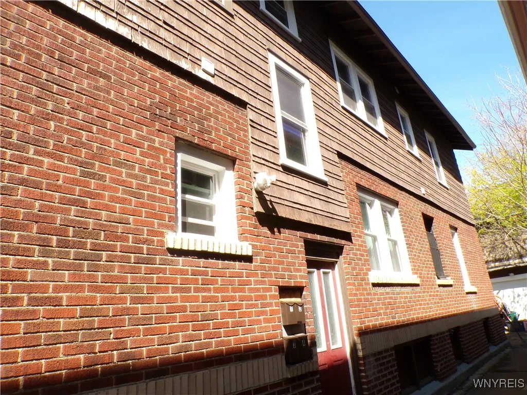 145 Southside Parkway, Buffalo, New York 14220, Buffalo, New York 14220, 6 Bedrooms Bedrooms, ,4 BathroomsBathrooms,Residential,Closed,145 Southside Parkway, Buffalo, New York 14220,0,B1605387