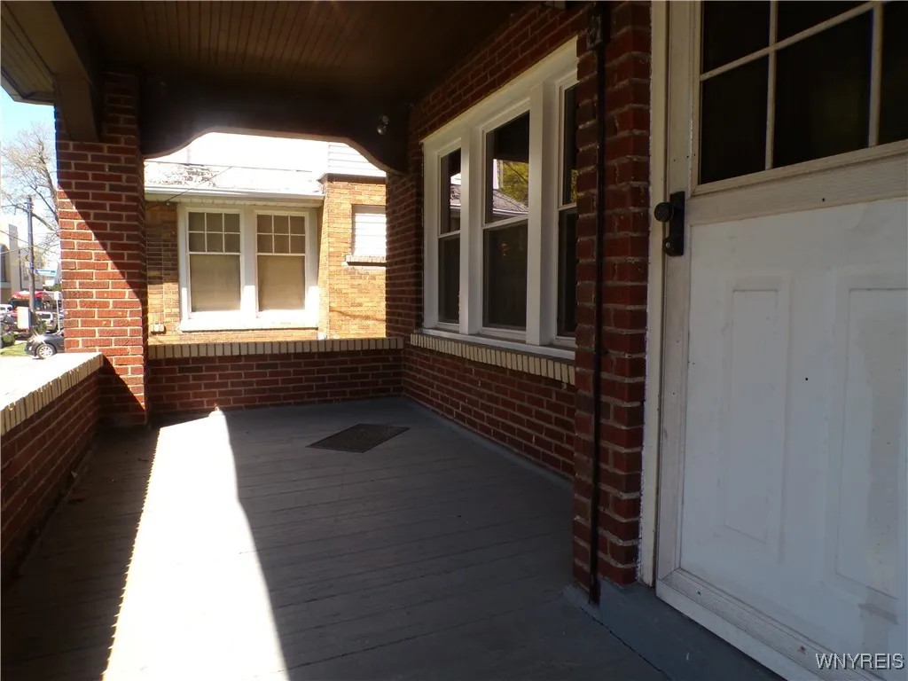 145 Southside Parkway, Buffalo, New York 14220, Buffalo, New York 14220, 6 Bedrooms Bedrooms, ,4 BathroomsBathrooms,Residential,Closed,145 Southside Parkway, Buffalo, New York 14220,0,B1605387