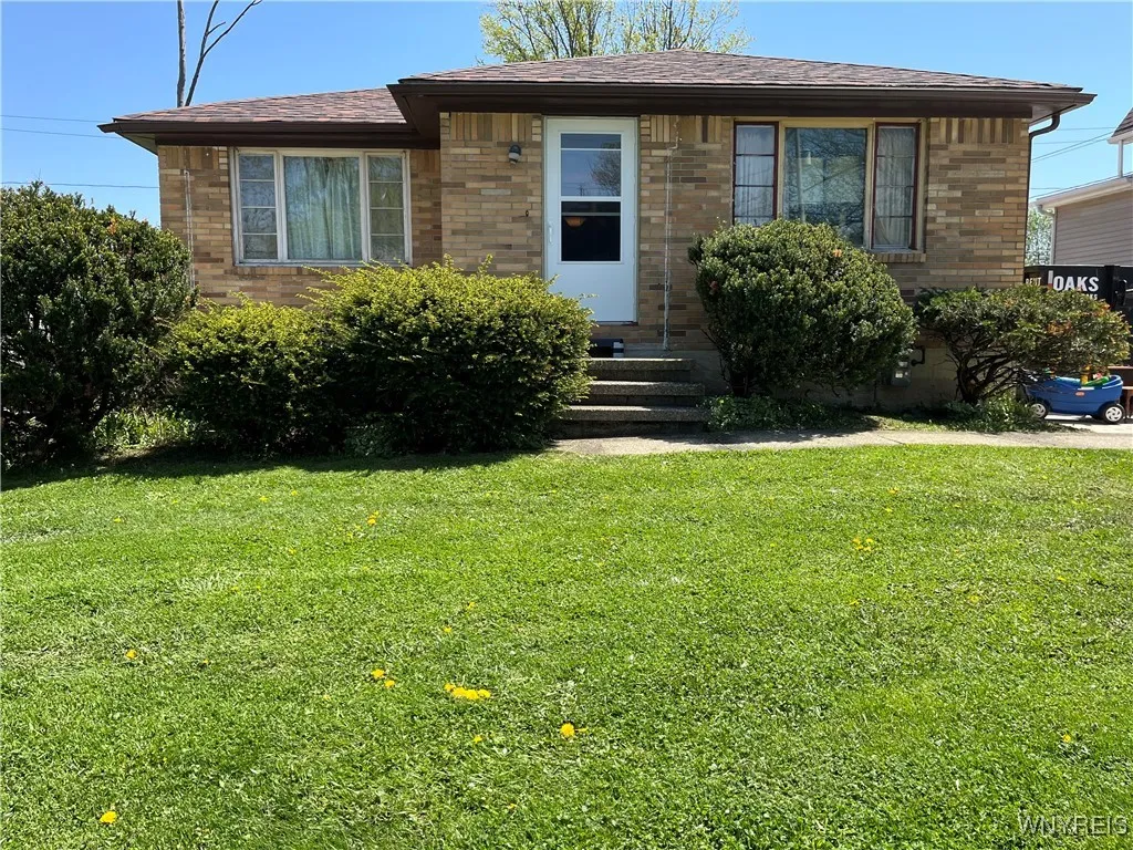 4679 Lake Shore Road, Hamburg, New York 14075, Hamburg, New York 14075, 3 Bedrooms Bedrooms, 6 Rooms Rooms,1 BathroomBathrooms,Residential,Closed,4679 Lake Shore Road, Hamburg, New York 14075,B1605065