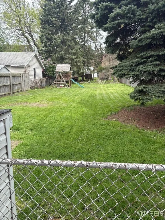 118 Indian Church Road, Buffalo, New York 14210, Buffalo, New York 14210, 6 Bedrooms Bedrooms, ,2 BathroomsBathrooms,Residential,Closed,118 Indian Church Road, Buffalo, New York 14210,0,B1605701