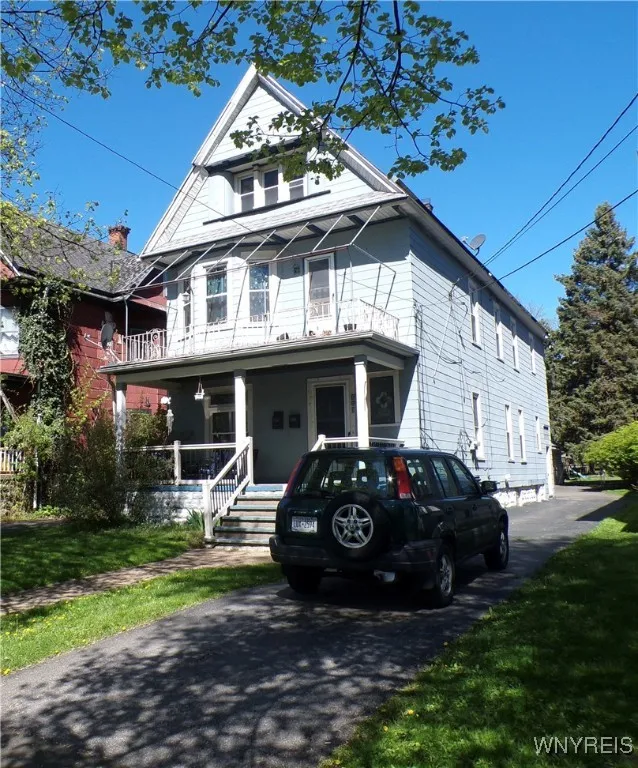 118 Indian Church Road, Buffalo, New York 14210, Buffalo, New York 14210, 6 Bedrooms Bedrooms, ,2 BathroomsBathrooms,Residential,Closed,118 Indian Church Road, Buffalo, New York 14210,0,B1605701