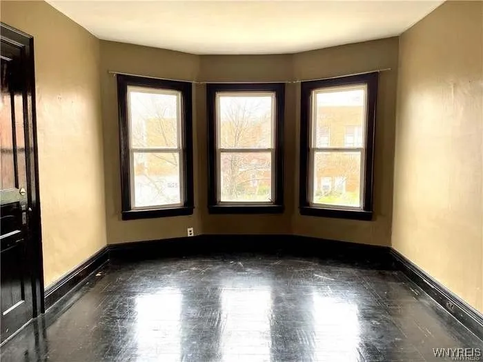 69 Red Jacket Parkway, Buffalo, New York 14220, Buffalo, New York 14220, 6 Bedrooms Bedrooms, ,2 BathroomsBathrooms,Residential,Closed,69 Red Jacket Parkway, Buffalo, New York 14220,0,B1606124