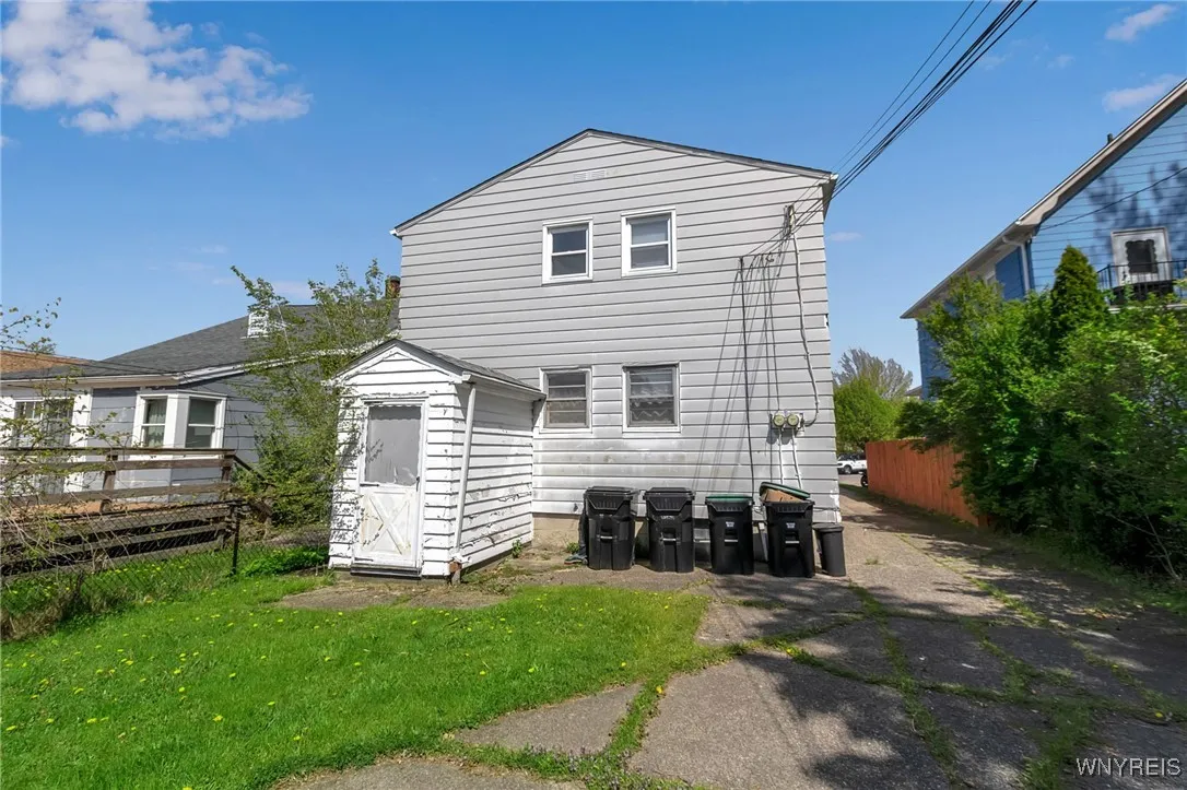 20 Hawthorne Avenue, Tonawanda-town, New York 1422, Tonawanda, New York 14223, 6 Bedrooms Bedrooms, ,2 BathroomsBathrooms,Residential,Closed,20 Hawthorne Avenue, Tonawanda-town, New York 1422,B1604870