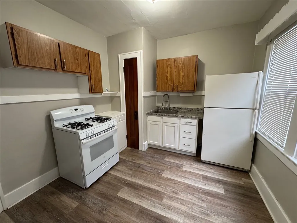 538 Hollenbeck Street, Rochester, New York 14621, Rochester, New York 14621, 4 Bedrooms Bedrooms, ,2 BathroomsBathrooms,Residential,Closed,538 Hollenbeck Street, Rochester, New York 14621,R1606223