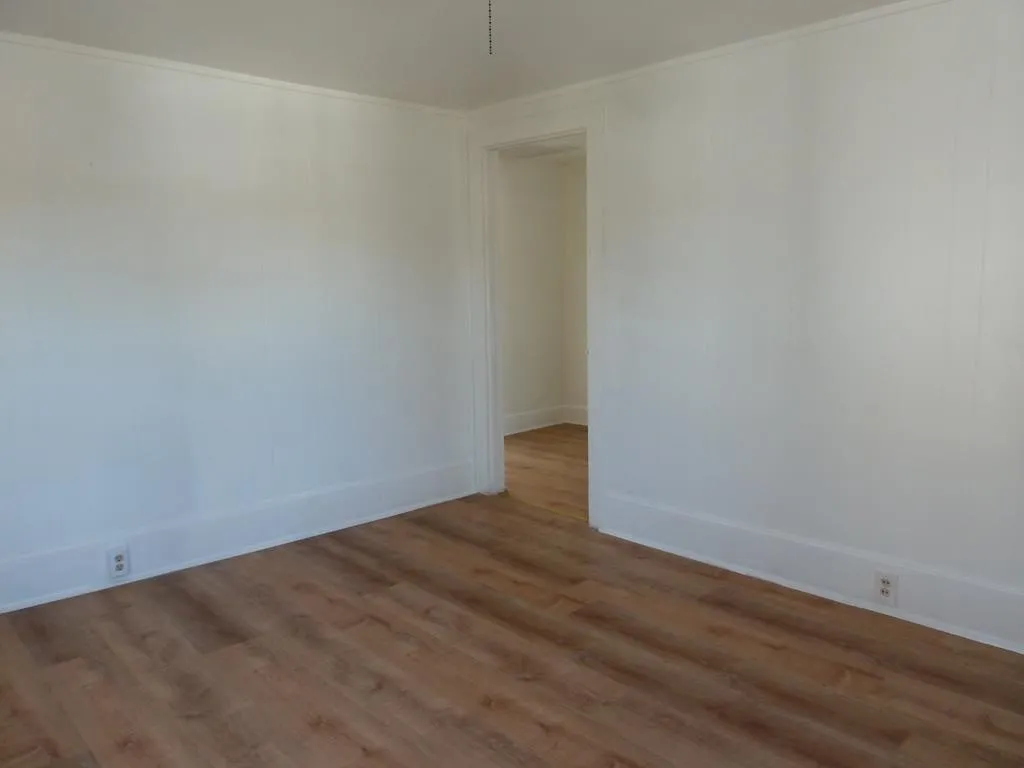 118 West Sixth Street, Corning-city, New York 1483, Corning City, New York 14830, 1 Bedroom Bedrooms, 3 Rooms Rooms,1 BathroomBathrooms,Residential Lease,Closed,118 West Sixth Street, Corning-city, New York 1483,0,R1606102