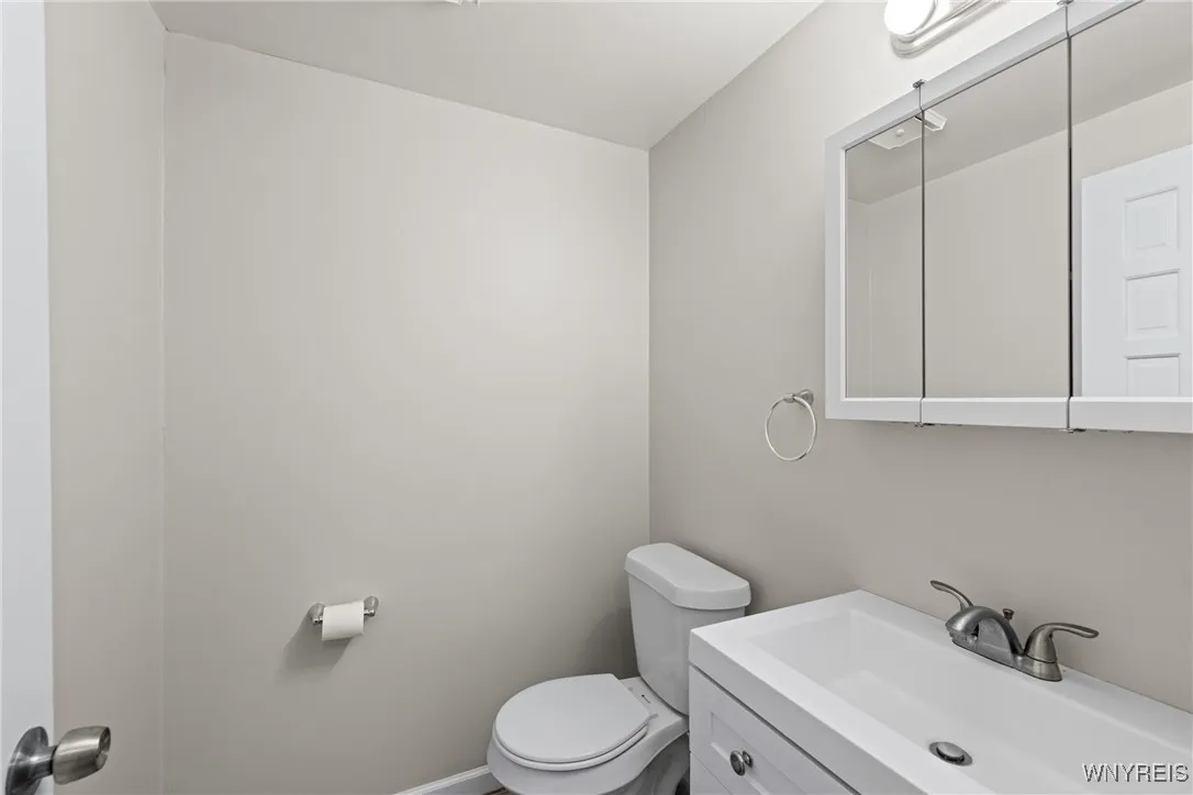 196 Montbleu Drive, Amherst, New York 14068, Amherst, New York 14068, 4 Bedrooms Bedrooms, 10 Rooms Rooms,2 BathroomsBathrooms,Residential,Closed,196 Montbleu Drive, Amherst, New York 14068,B1606022