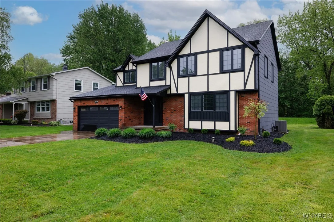 196 Montbleu Drive, Amherst, New York 14068, Amherst, New York 14068, 4 Bedrooms Bedrooms, 10 Rooms Rooms,2 BathroomsBathrooms,Residential,Closed,196 Montbleu Drive, Amherst, New York 14068,B1606022