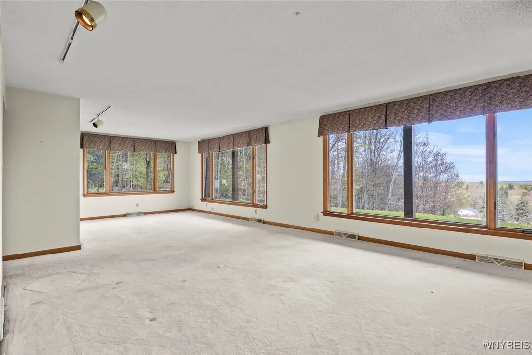 6401 Boston Ridge Road, Orchard Park, New York 141, Orchard Park, New York 14127, 3 Bedrooms Bedrooms, 8 Rooms Rooms,2 BathroomsBathrooms,Residential,Closed,6401 Boston Ridge Road, Orchard Park, New York 141,B1606265