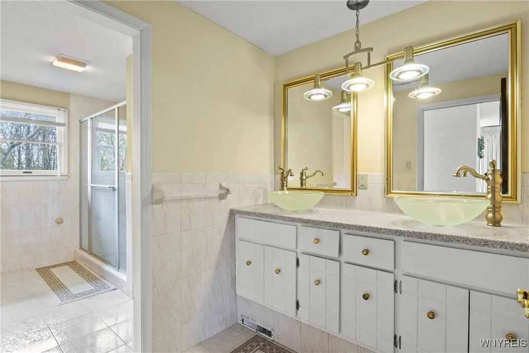 6401 Boston Ridge Road, Orchard Park, New York 141, Orchard Park, New York 14127, 3 Bedrooms Bedrooms, 8 Rooms Rooms,2 BathroomsBathrooms,Residential,Closed,6401 Boston Ridge Road, Orchard Park, New York 141,B1606265
