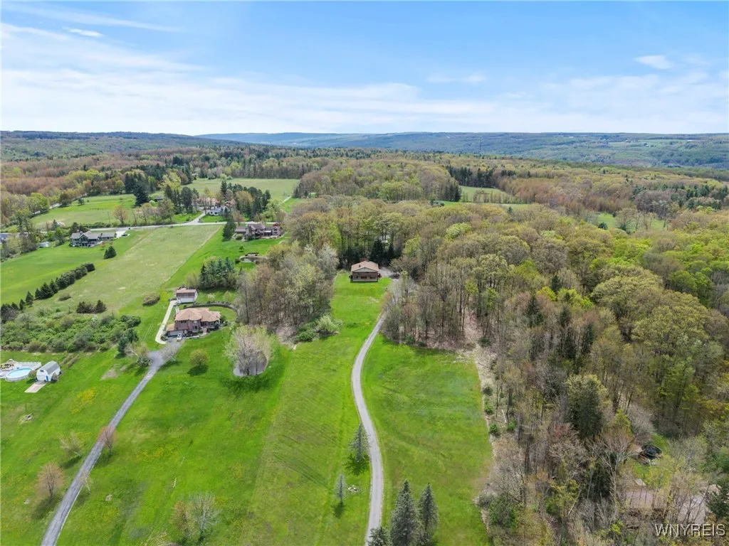 6401 Boston Ridge Road, Orchard Park, New York 141, Orchard Park, New York 14127, 3 Bedrooms Bedrooms, 8 Rooms Rooms,2 BathroomsBathrooms,Residential,Closed,6401 Boston Ridge Road, Orchard Park, New York 141,B1606265