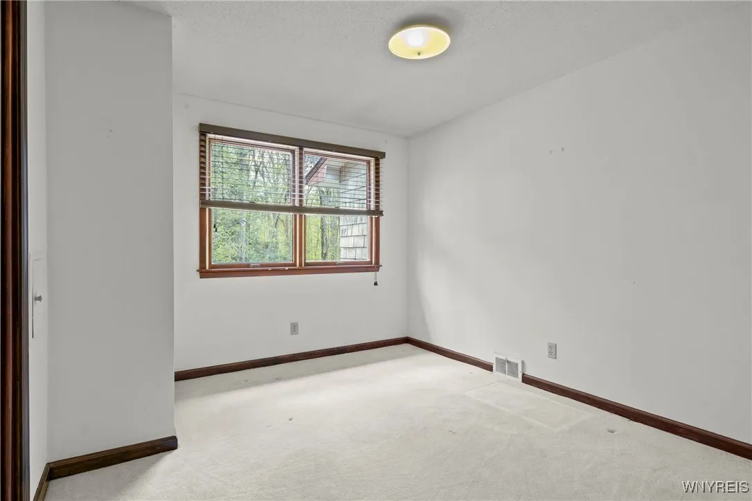6401 Boston Ridge Road, Orchard Park, New York 141, Orchard Park, New York 14127, 3 Bedrooms Bedrooms, 8 Rooms Rooms,2 BathroomsBathrooms,Residential,Closed,6401 Boston Ridge Road, Orchard Park, New York 141,B1606265
