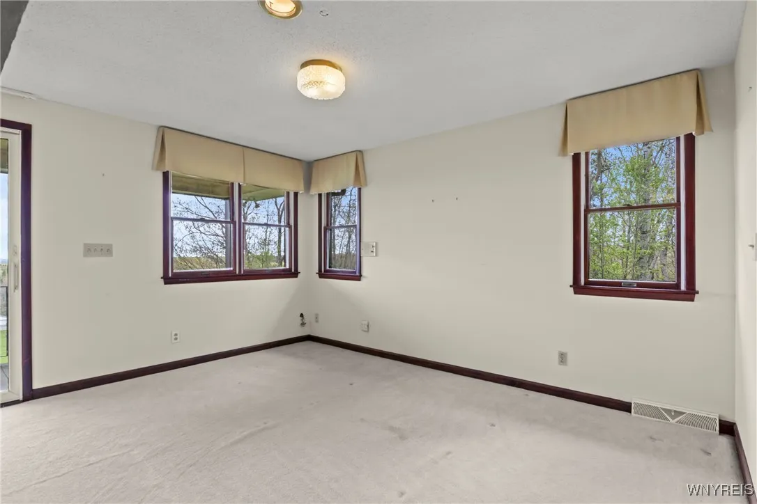 6401 Boston Ridge Road, Orchard Park, New York 141, Orchard Park, New York 14127, 3 Bedrooms Bedrooms, 8 Rooms Rooms,2 BathroomsBathrooms,Residential,Closed,6401 Boston Ridge Road, Orchard Park, New York 141,B1606265